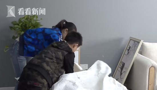 9岁娃偷拿2千玩手游 父母惩戒假期捡废品“还债”