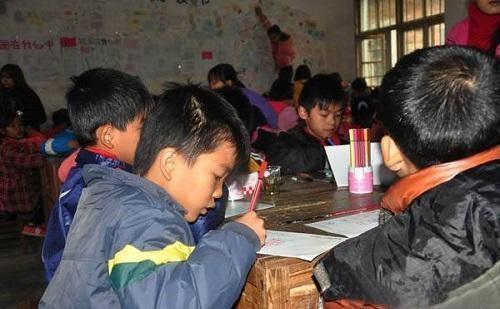 义务教育实行多年，为何农村孩子上学却越来越难？看完心情复杂